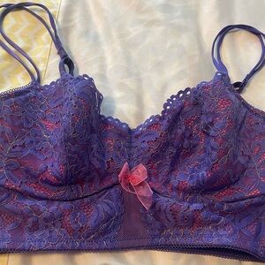 b. tempt’d Adjustable Lace Bra with Pink Accent NWOT Size M